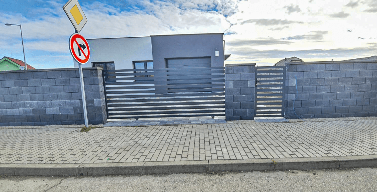 Samonosná brána Safir - Najplot