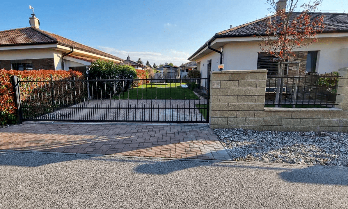 Samonosná brána Lila - Najplot